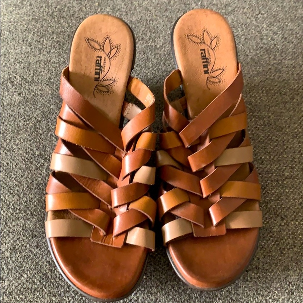 Raffini women’s leather wedge size 41 (10-11)